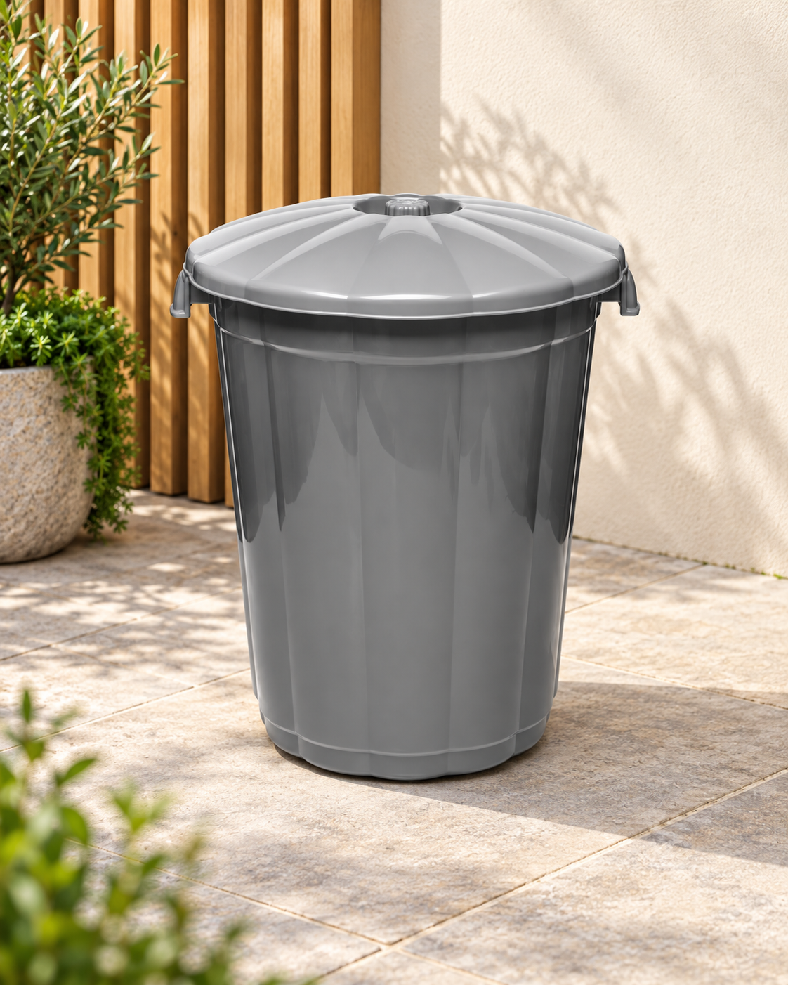 GARBAGE BIN 4 (B100-4) styled in everyday use